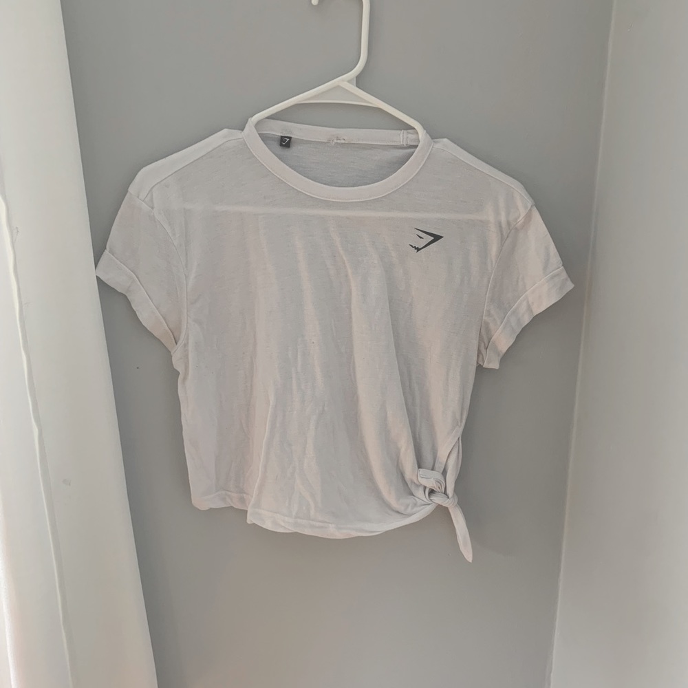 cropped gym shark tee that ties on side (white S)